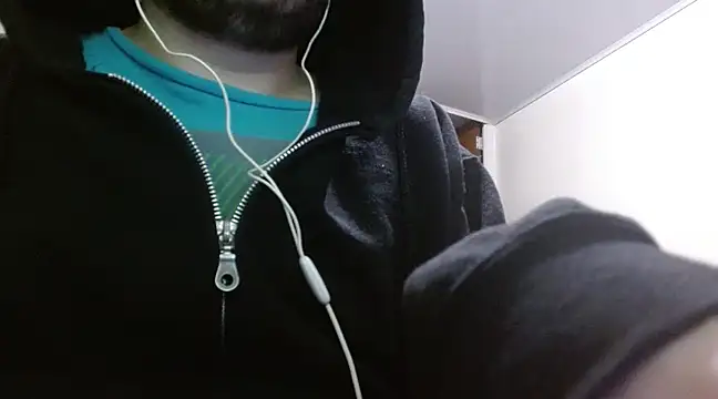 camiloking1720 online show from March 12, 2025, 11:22 pm