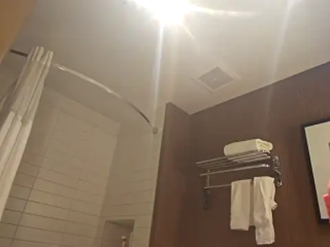 Snapshot of erinSmiles chatting on December 21, 2025, 12:29 pm erinSmiles online show from December 21, 2025, 12:29 pm