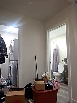 Snapshot of erinSmiles chatting on November 7, 2025, 5:56 am erinSmiles online show from November 7, 2025, 5:56 am