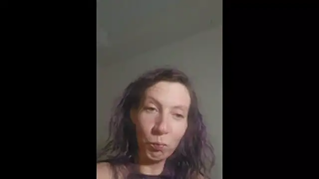 Snapshot of erinSmiles chatting on November 21, 2025, 11:20 am erinSmiles online show from November 21, 2025, 11:20 am