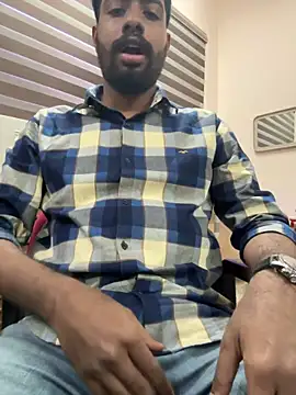 hardfukr0088 online show from February 17, 2025, 12:16 pm