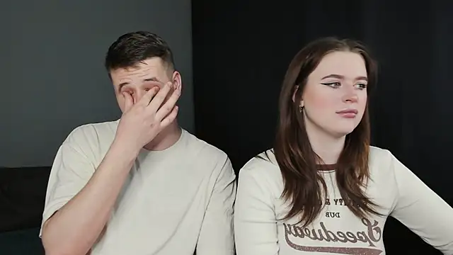 Pinku kitsune online show from March 14, 2025, 11:11 pm