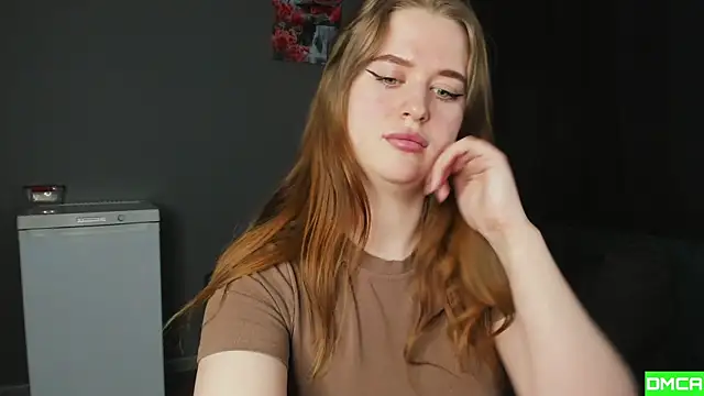 Pinku kitsune online show from January 6, 2026, 4:27 am