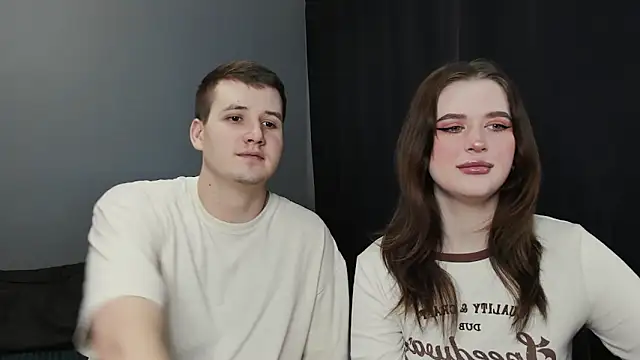 Pinku kitsune online show from February 26, 2025, 3:14 am