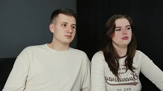 Pinku kitsune online show from March 20, 2025, 9:02 pm