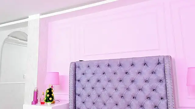 Snapshot of HaileeRoberts chatting on November 14, 2025, 12:20 pm HaileeRoberts online show from November 14, 2025, 12:20 pm