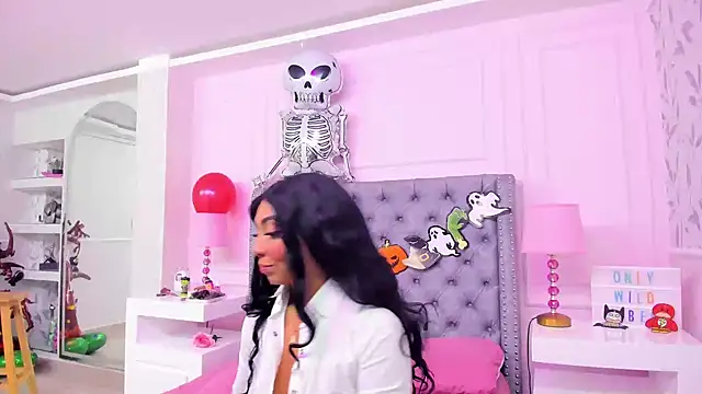 Snapshot of HaileeRoberts chatting on October 21, 2025, 12:37 pm HaileeRoberts online show from October 21, 2025, 12:37 pm