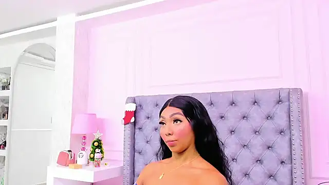 HaileeRoberts online show from December 5, 2025, 12:26 pm