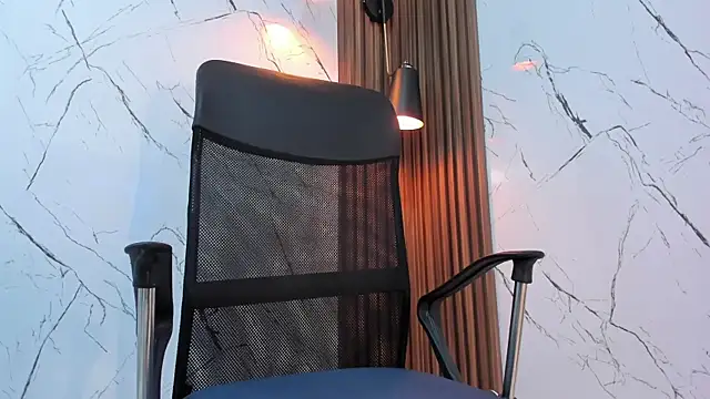 Snapshot of antony_bigdick_ chatting on November 18, 2025, 1:10 am antony bigdick online show from November 18, 2025, 1:10 am