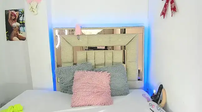 melody bonnet online show from February 6, 2025, 7:45 am