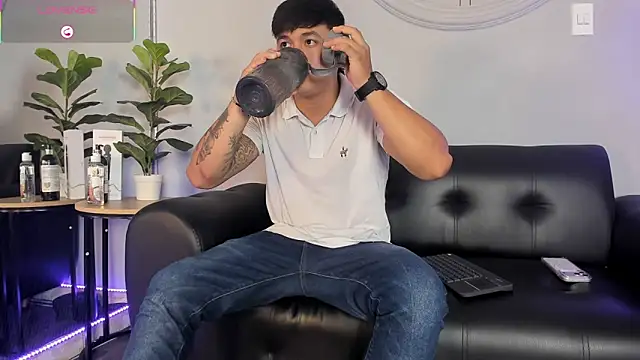 Cristopher strong online show from April 7, 2026, 12:07 pm