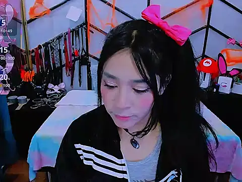 AlanaLuck online show from October 4, 2025, 12:07 pm