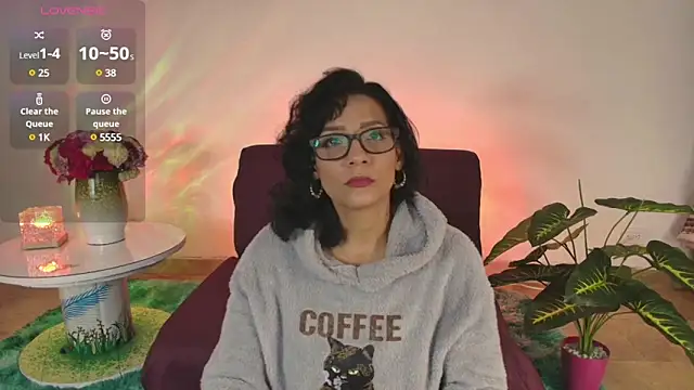 Elliee  online show from March 3, 2025, 7:17 pm