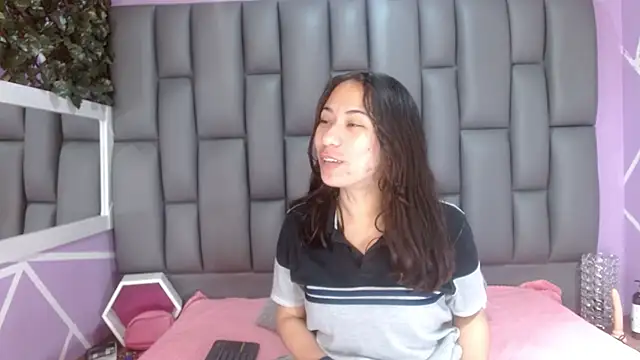 angelina ny online show from November 14, 2025, 1:48 pm