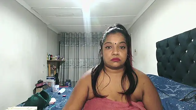 Indianmayaxoxo online show from November 25, 2025, 6:19 pm