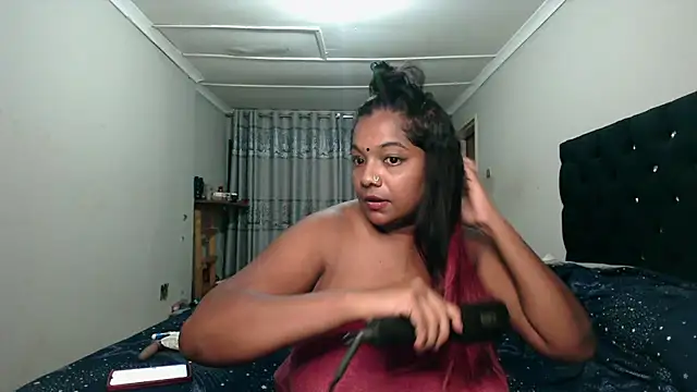 Indianmayaxoxo online show from March 4, 2025, 7:22 pm