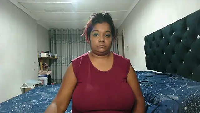 Indianmayaxoxo online show from October 13, 2025, 3:35 pm