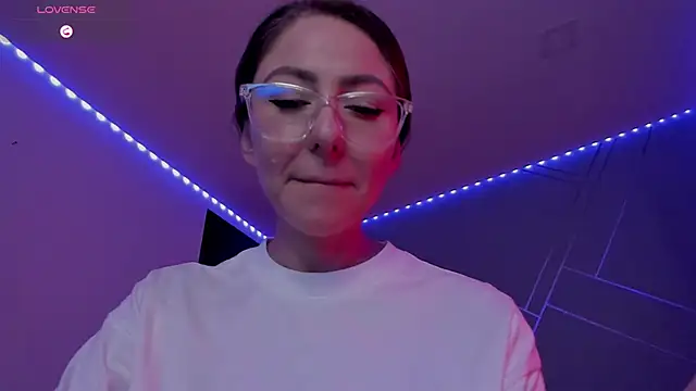 Ich Bin Julia online show from February 10, 2025, 2:59 pm