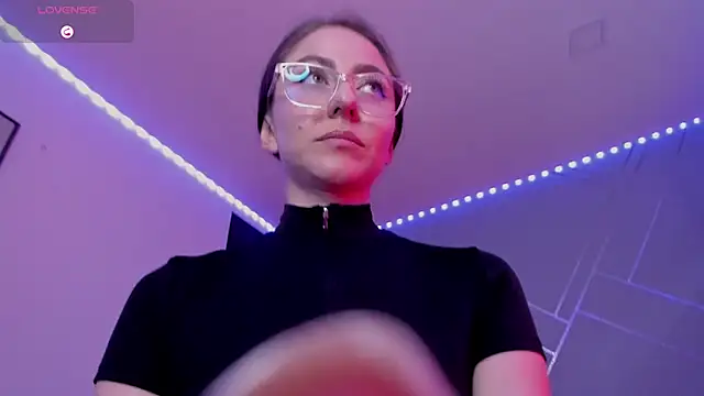 Ich Bin Julia online show from February 11, 2025, 3:29 pm