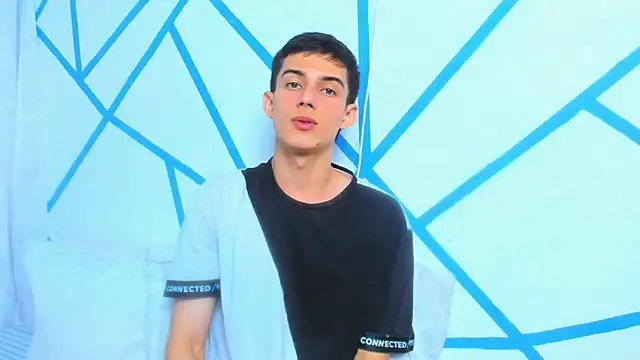 liam scott77 online show from February 7, 2025, 2:04 pm