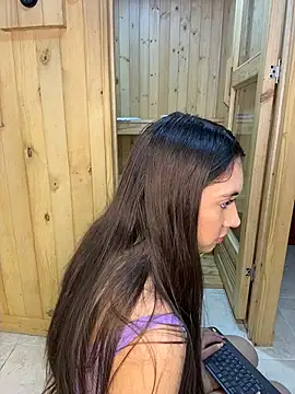 Barbielatinas online show from July 13, 2026, 1:16 am