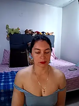 Snapshot of renata_hot1 chatting on October 3, 2025, 3:13 pm renata hot1 online show from October 3, 2025, 3:13 pm