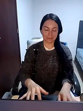 Snapshot of renata_hot1 chatting on February 18, 2025, 6:04 am renata hot1 online show from February 18, 2025, 6:04 am