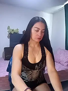 Snapshot of renata_hot1 chatting on October 17, 2025, 6:10 pm renata hot1 online show from October 17, 2025, 6:10 pm