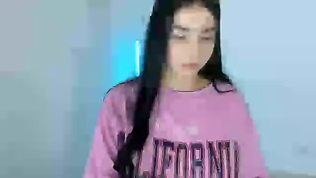 Natasha su  online show from September 17, 2025, 11:18 pm