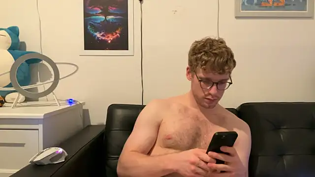 BlueEyedTallGuy94 online show from December 9, 2024, 8:22 am