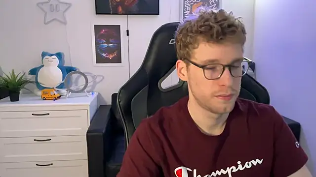 BlueEyedTallGuy94 online show from January 14, 2025, 1:58 am