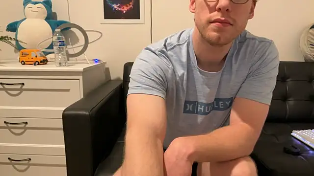 BlueEyedTallGuy94 online show from December 14, 2024, 5:07 am