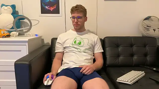 BlueEyedTallGuy94 online show from December 28, 2024, 3:58 am