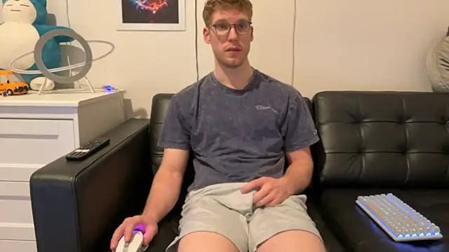 BlueEyedTallGuy94 online show from January 12, 2025, 1:32 am