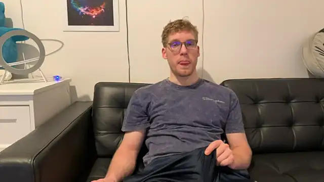 BlueEyedTallGuy94 online show from December 25, 2024, 10:59 pm