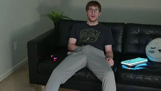 BlueEyedTallGuy94 online show from September 13, 2025, 4:40 pm