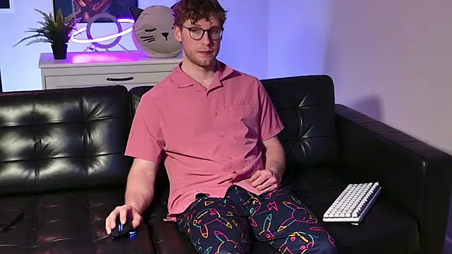 BlueEyedTallGuy94 online show from November 4, 2025, 2:48 am