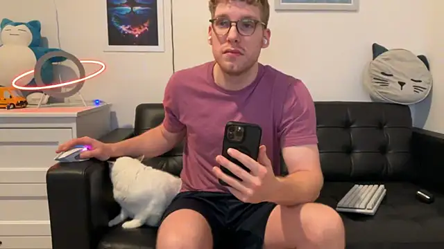 BlueEyedTallGuy94 online show from December 19, 2024, 8:55 pm