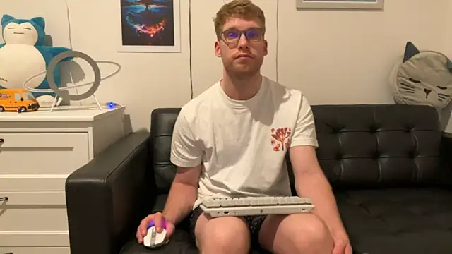 BlueEyedTallGuy94 online show from December 17, 2024, 8:34 am