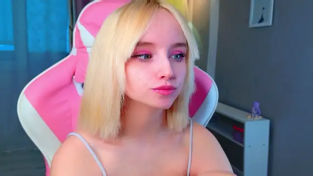 b4by LoL1 online show from March 23, 2026, 1:44 pm