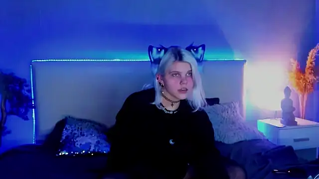 JoannLowe online show from March 20, 2025, 11:56 pm