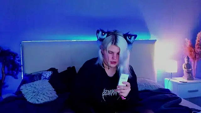 JoannLowe online show from March 15, 2025, 3:40 am