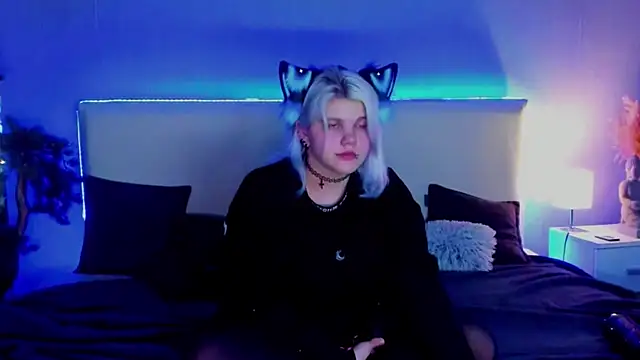 JoannLowe online show from March 7, 2025, 11:38 pm