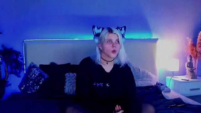 JoannLowe online show from March 16, 2025, 12:12 am