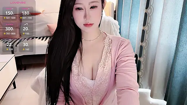 QQ-tutu online show from November 28, 2025, 2:12 am