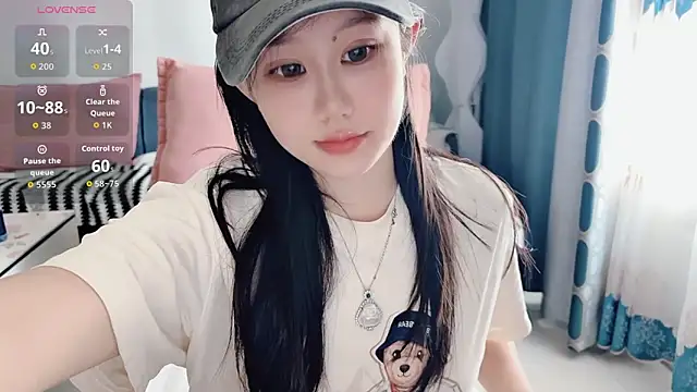 QQ-tutu online show from September 24, 2025, 12:40 am