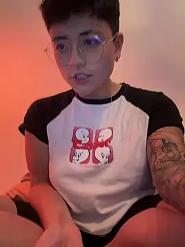 Ashley Chriss online show from January 25, 2025, 6:23 am