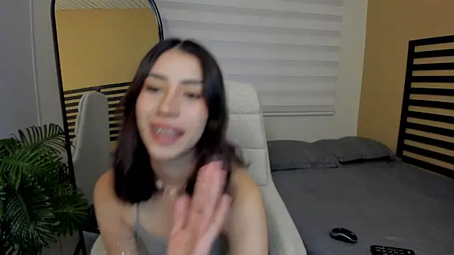 Snapshot of Catyloves chatting on March 3, 2026, 9:44 pm Catyloves online show from March 3, 2026, 9:44 pm