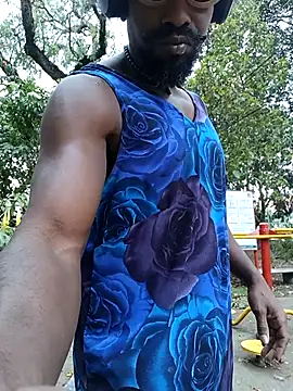 Siriss boyrag online show from October 4, 2025, 5:14 pm