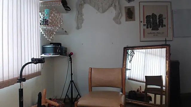 Siriss boyrag online show from September 19, 2025, 1:59 pm